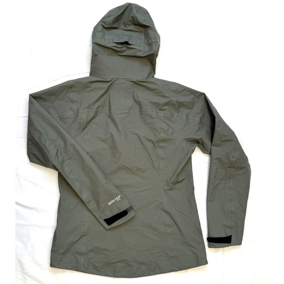 REI Drypoint GTX Gore-Tex rain jacket, women's M, sage green, NWOT - Picture 3 of 11